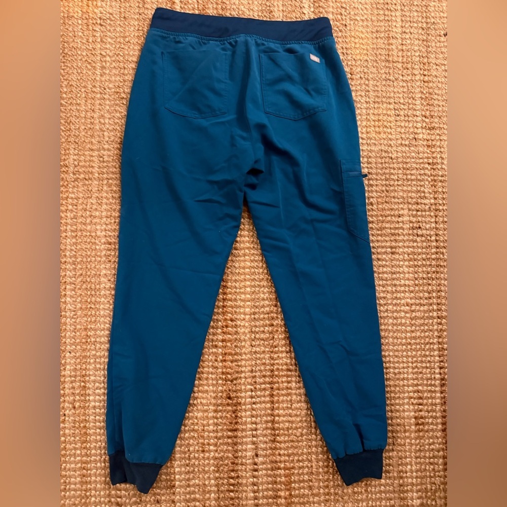 FIGS Zamora Jogger Scrub Pants – Women’s Teal Blue